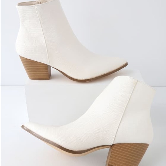 Lulus Shoes - Lulu’s White Ankle Boots